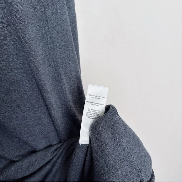 Aritzia Wilfred Free Womens Medium Vneck Rayon Devinette Tshirt - Picture 11 of 14